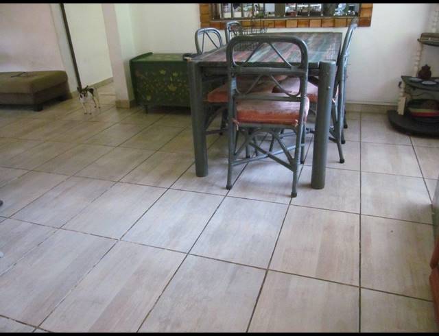 6 BEDROOM HOUSE FOR SALE IN SEA VIEW